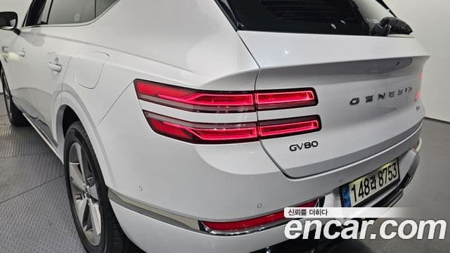 Genesis GV80 2023 — Photo 28/31