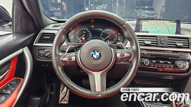 BMW 3 Series 2018 — фото 8 из 20