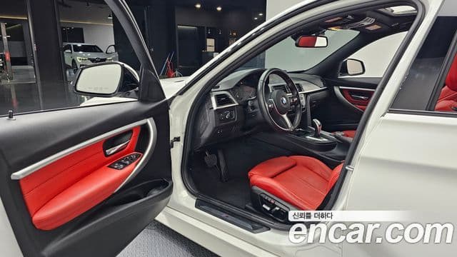 BMW 3 Series 2018 — Şəkil 10/20
