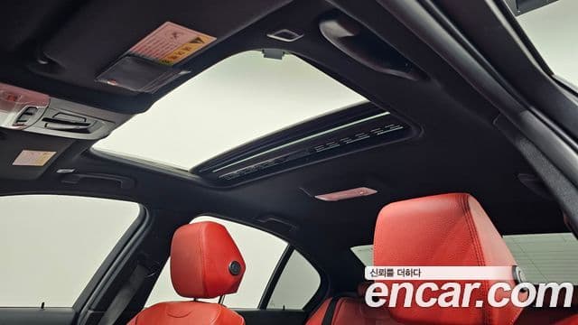 BMW 3 Series 2018 — фото 19 из 20