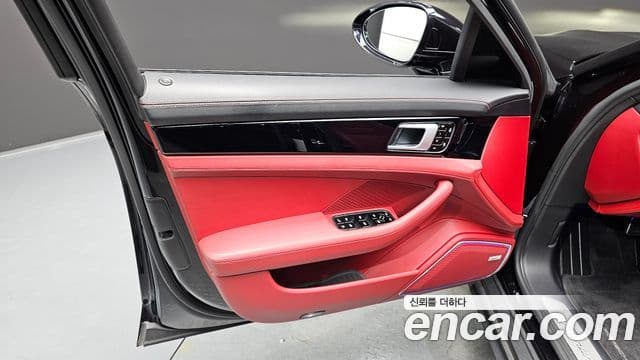 Porsche Panamera 2020 — Photo 17/31