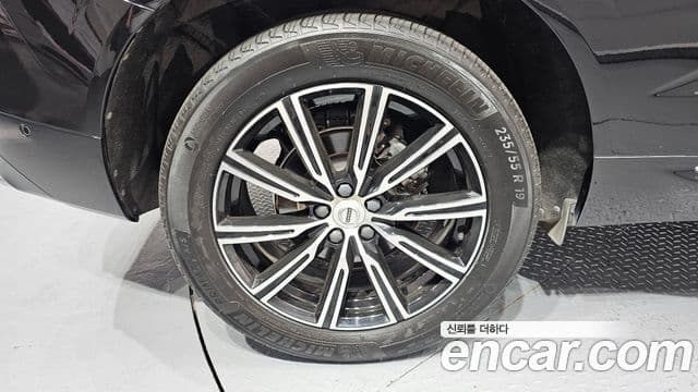 Volvo XC60 2021 — Şəkil 5/20