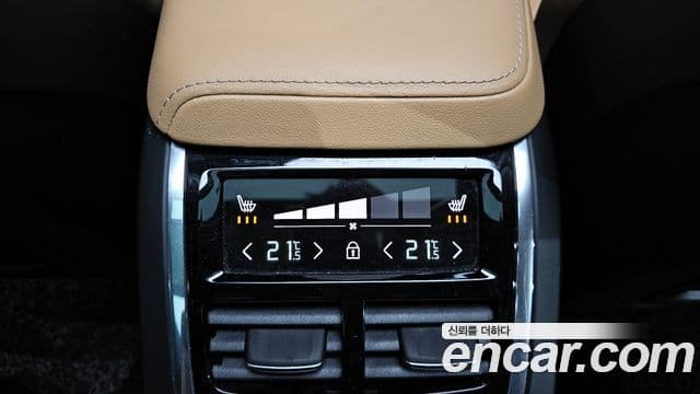 Volvo XC60 2021 — Şəkil 19/20