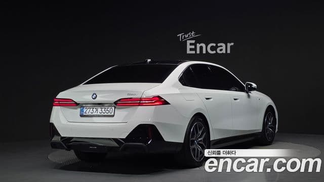 BMW 5 Series 2025 — Şəkil 2/20