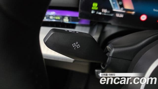 BMW 5 Series 2025 — Photo 21/34