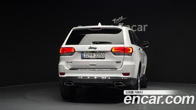Jeep Grand Cherokee 2021 — Фото 4/20