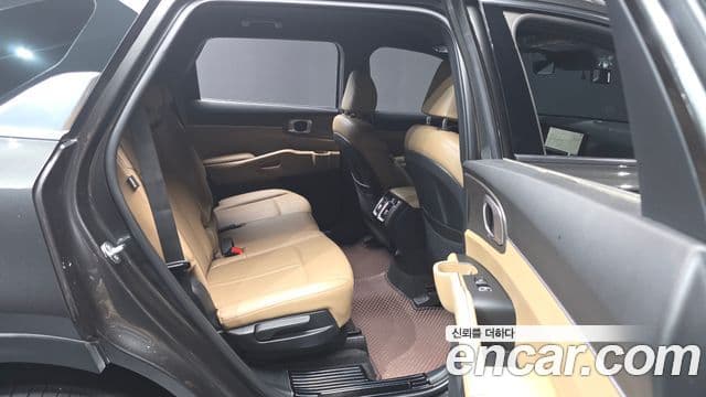 Kia Sorento 2023 — Şəkil 12/20