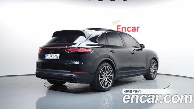 Porsche Cayenne 2022 — Photo 4/20