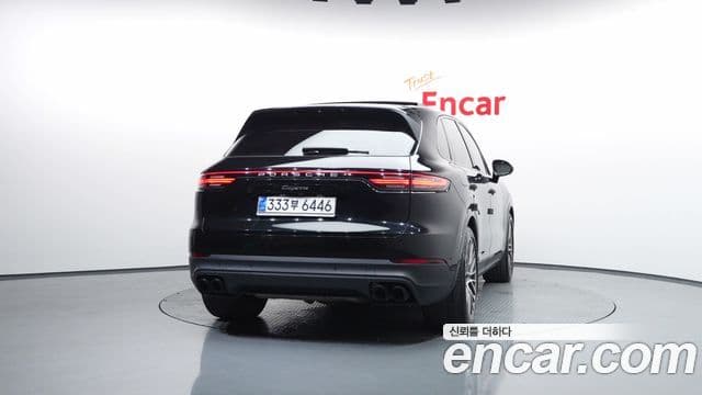 Porsche Cayenne 2022 — Photo 1/20