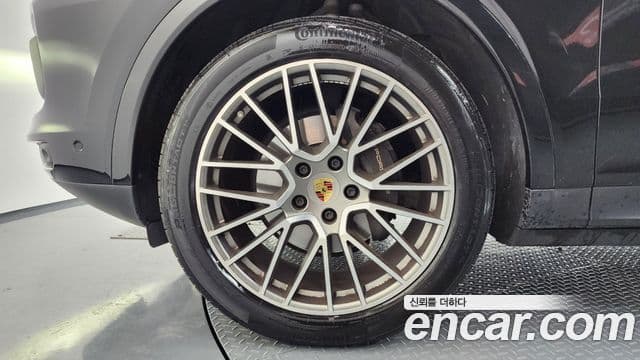 Porsche Cayenne 2022 — Photo 20/20