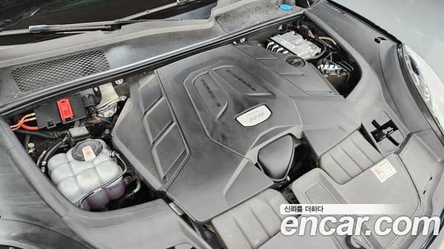 Porsche Cayenne 2022 — Photo 6/20