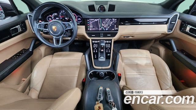 Porsche Cayenne 2022 — Photo 17/20