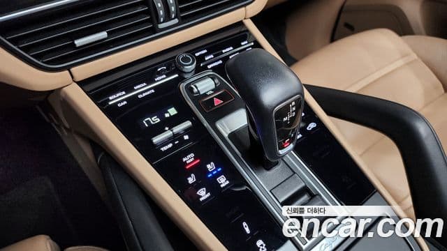 Porsche Cayenne 2022 — Photo 12/20