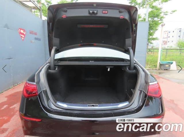 Mercedes-Benz S-Class 2021 — ფოტო 16/20