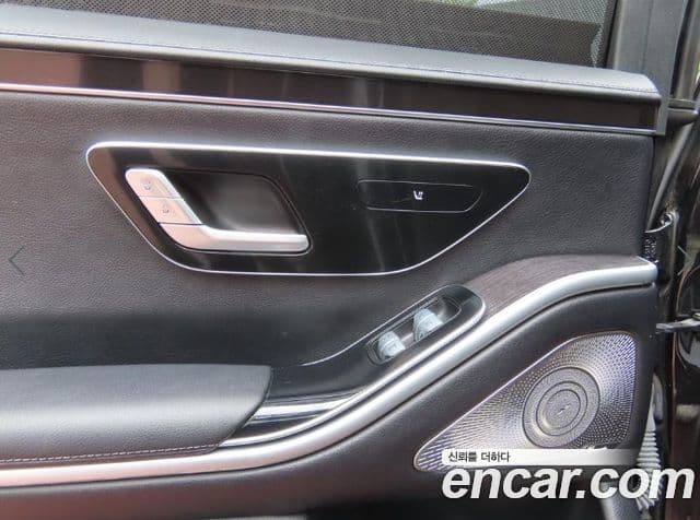 Mercedes-Benz S-Class 2021 — ფოტო 18/20