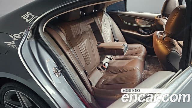 Mercedes-Benz CLS-Class 2020 — Photo 15/20