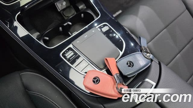 Mercedes-Benz E-Class 2022 — ფოტო 16/20