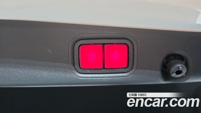 Mercedes-Benz E-Class 2022 — ფოტო 17/20