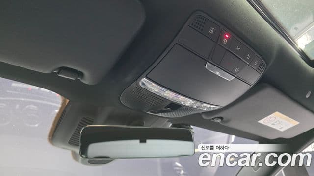 Mercedes-Benz E-Class 2022 — ფოტო 20/20