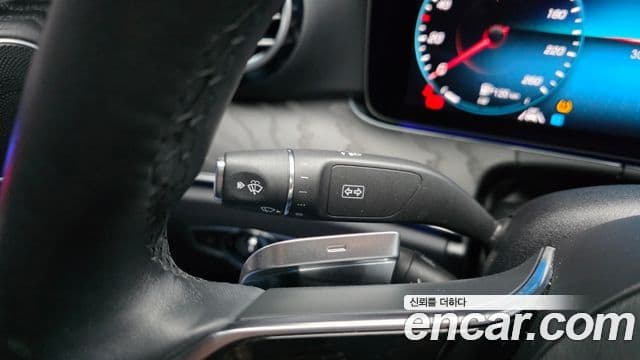 Mercedes-Benz E-Class 2022 — Photo 2/33