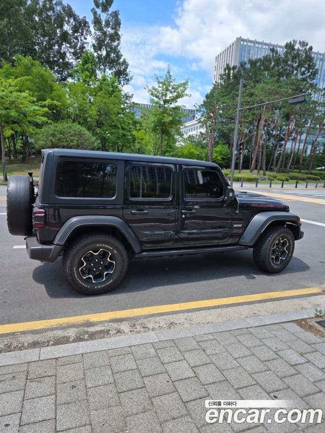 Jeep Wrangler 2020 — ფოტო 3/15