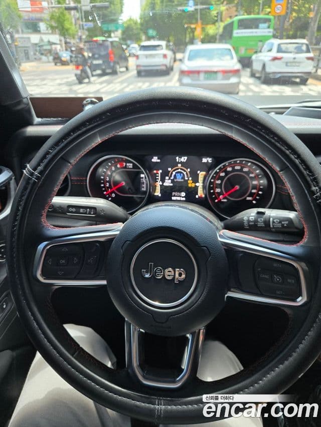 Jeep Wrangler 2020 — ფოტო 9/15