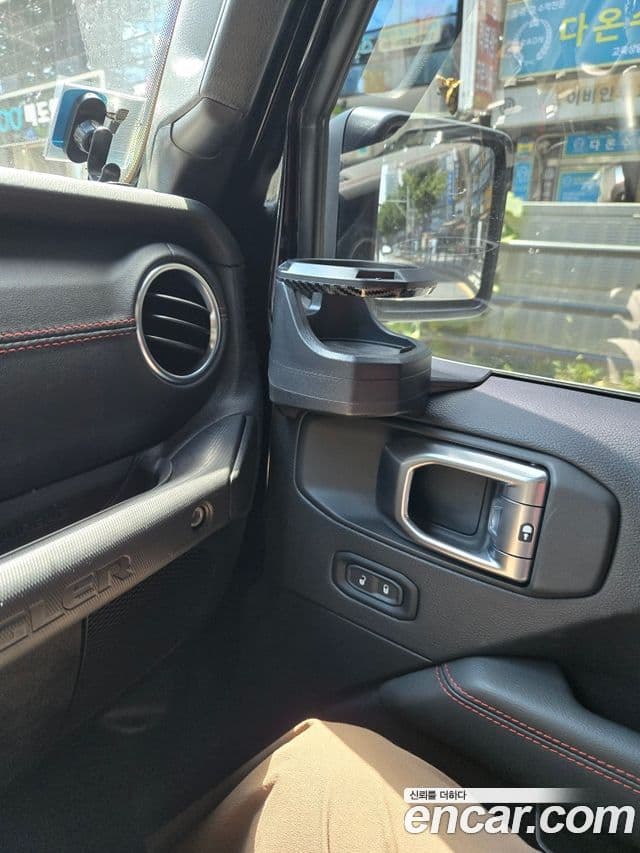 Jeep Wrangler 2020 — ფოტო 10/15