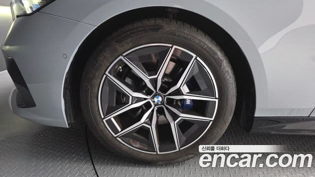 BMW 5 Series 2025 — ფოტო 5/20