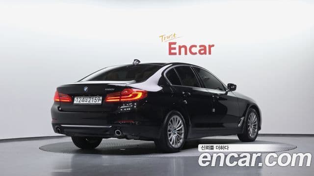 BMW 5 Series 2020 — Şəkil 2/20