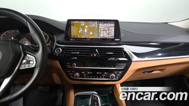 BMW 5 Series 2020 — Şəkil 14/20