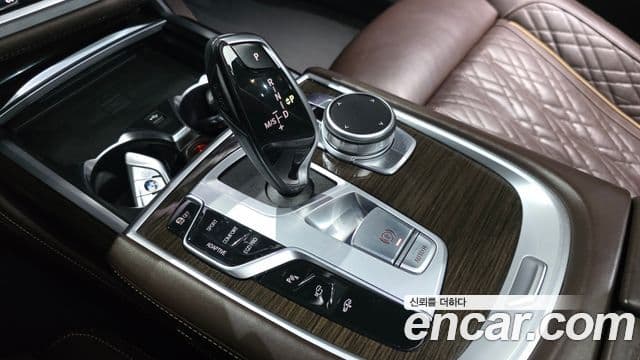 BMW 7 Series 2019 — ფოტო 9/20