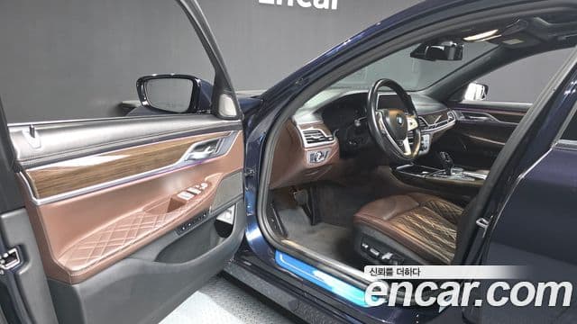 BMW 7 Series 2019 — ფოტო 10/20