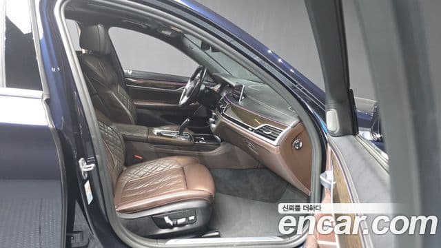 BMW 7 Series 2019 — ფოტო 11/20