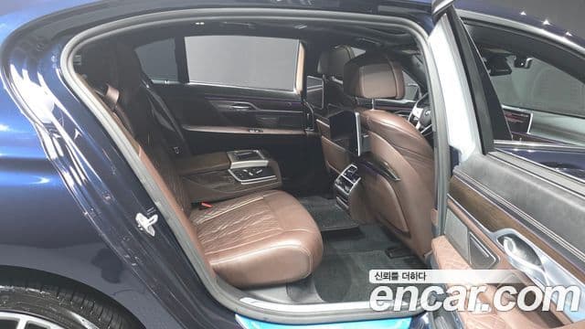 BMW 7 Series 2019 — ფოტო 12/20