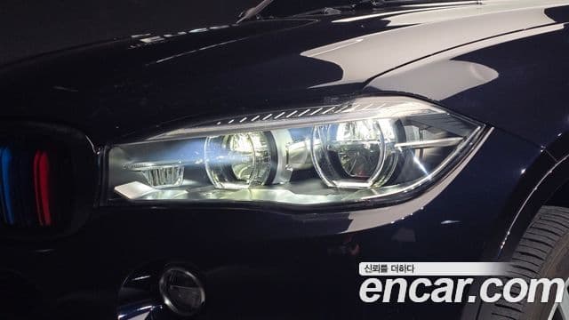 BMW X6 2018 — Photo 30/33
