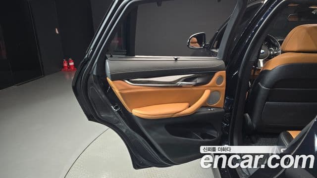 BMW X6 2018 — Photo 7/33