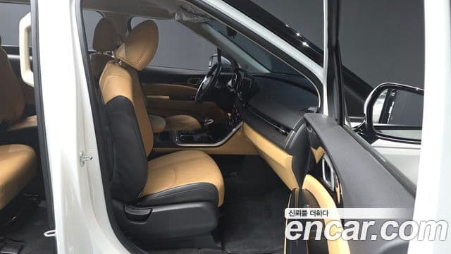 Kia Carnival 2022 — Фото 11/20