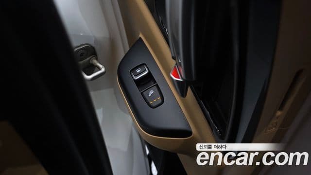 Kia Carnival 2022 — Фото 19/20
