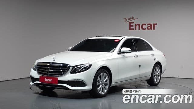 Mercedes-Benz E-Class 2020 — Фото 1/20