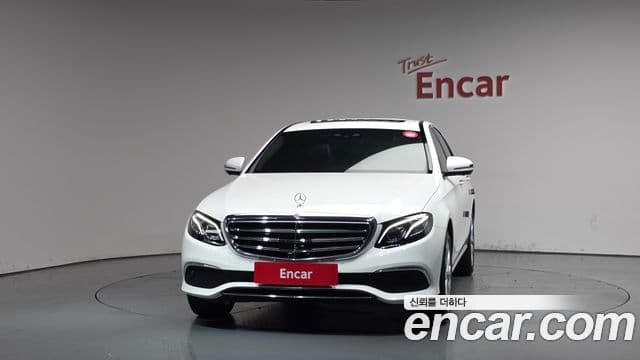 Mercedes-Benz E-Class 2020 — Фото 3/20