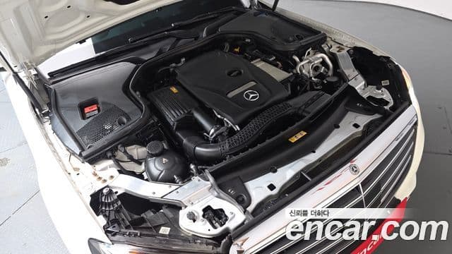 Mercedes-Benz E-Class 2020 — Фото 6/20