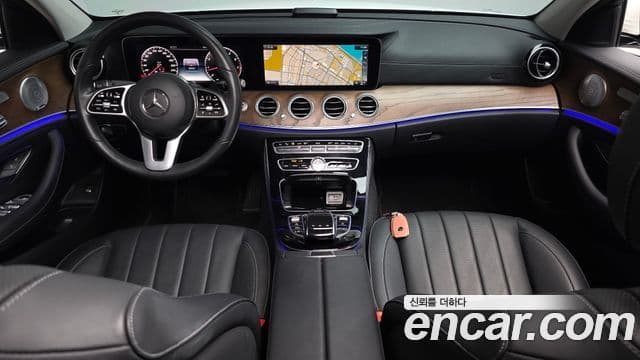 Mercedes-Benz E-Class 2020 — Фото 7/20