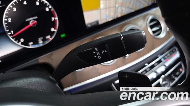 Mercedes-Benz E-Class 2020 — Фото 9/20