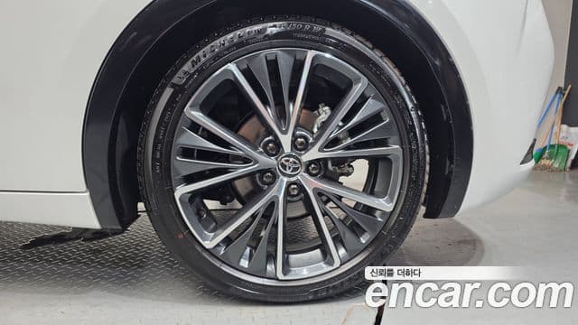 Toyota Prius 2025 — Photo 7/31