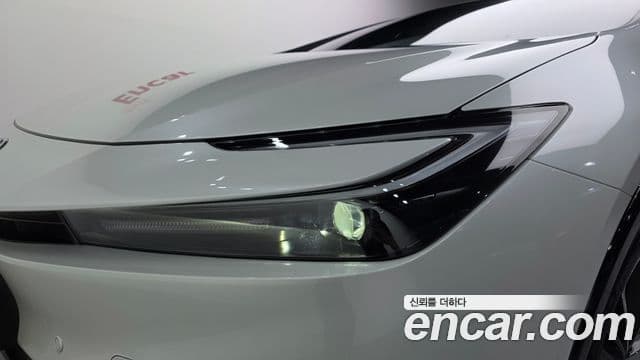 Toyota Prius 2025 — Photo 10/31