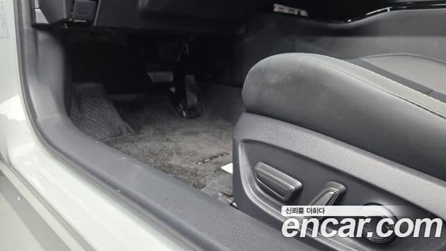 Toyota Prius 2025 — Photo 23/31