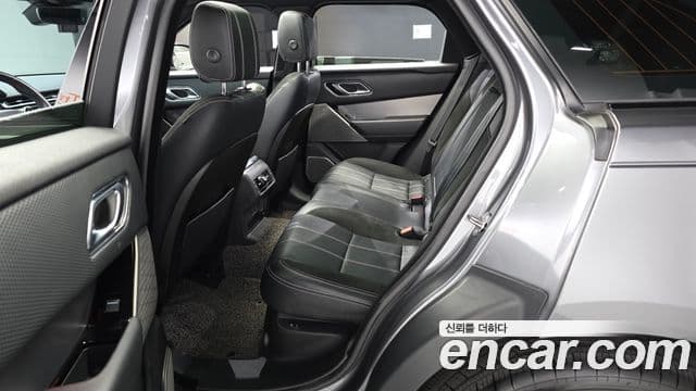 Land Rover Range Rover Velar 2019 — Şəkil 12/20