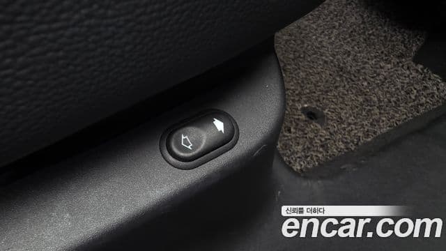 Land Rover Range Rover Velar 2019 — Şəkil 18/20