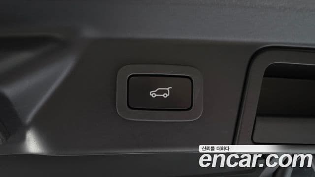Land Rover Range Rover Velar 2019 — Şəkil 19/20