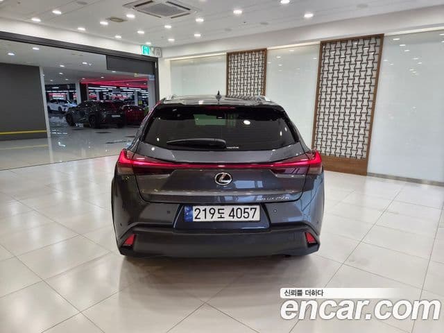Lexus UX250h 2024 — Şəkil 3/15